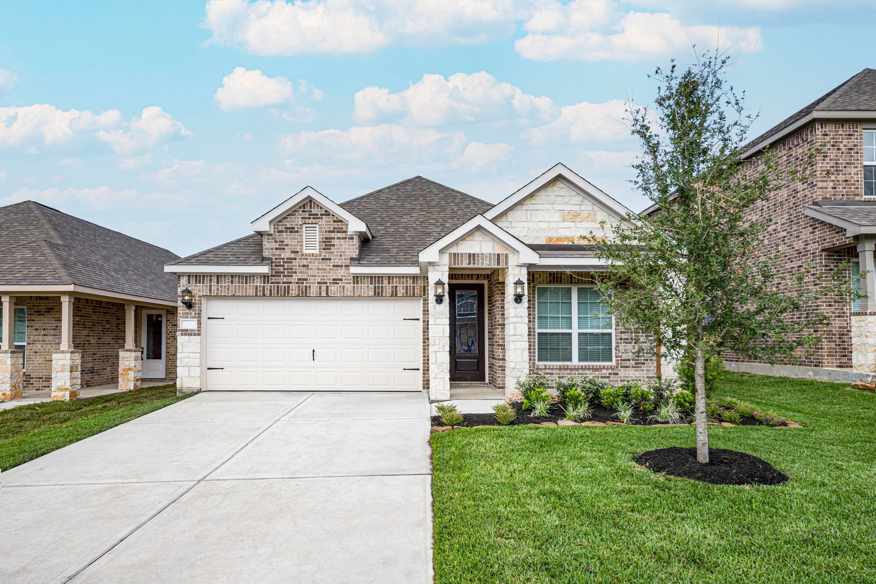 The Basswood is one of the single story homes offered at Wedgewood Forest!