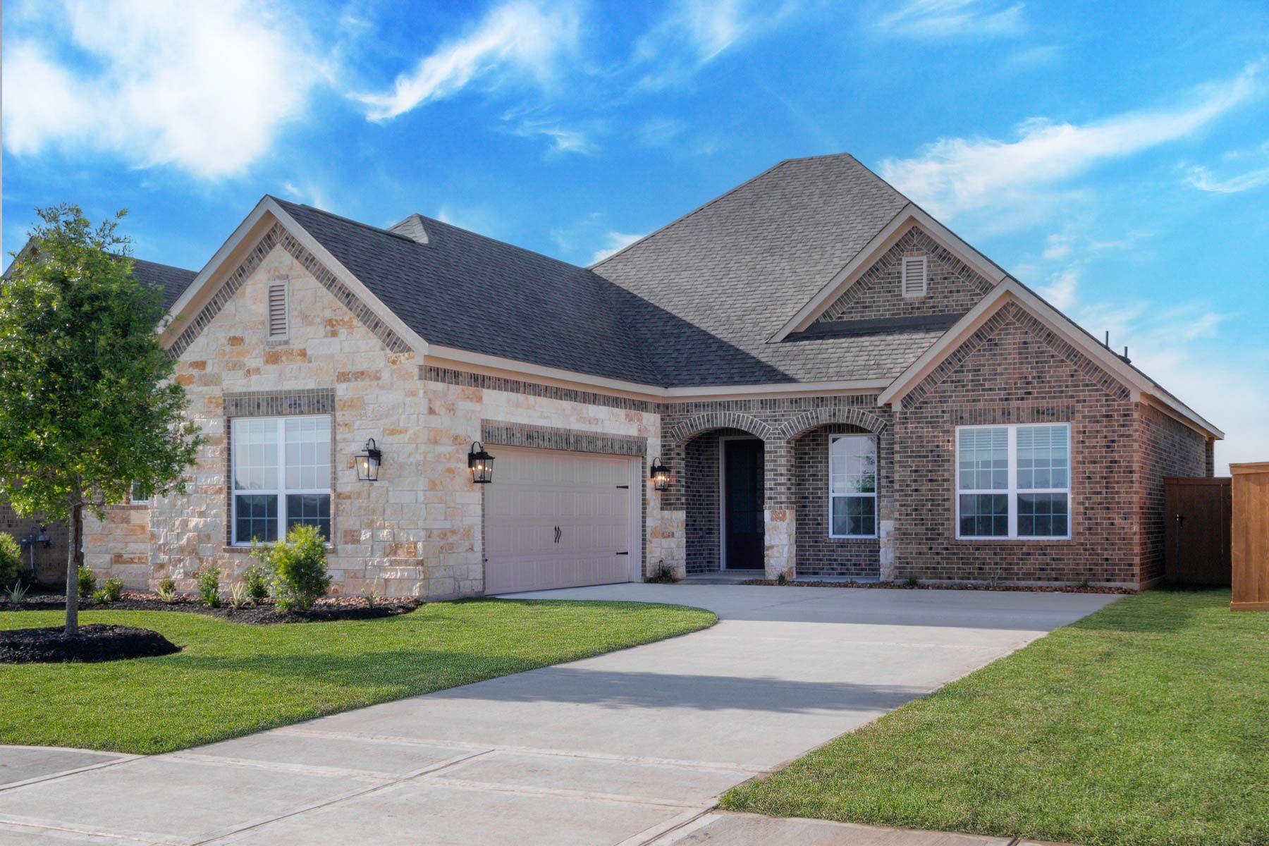 10534 Sutter Creek Drive. Iowa Colony, TX 77583