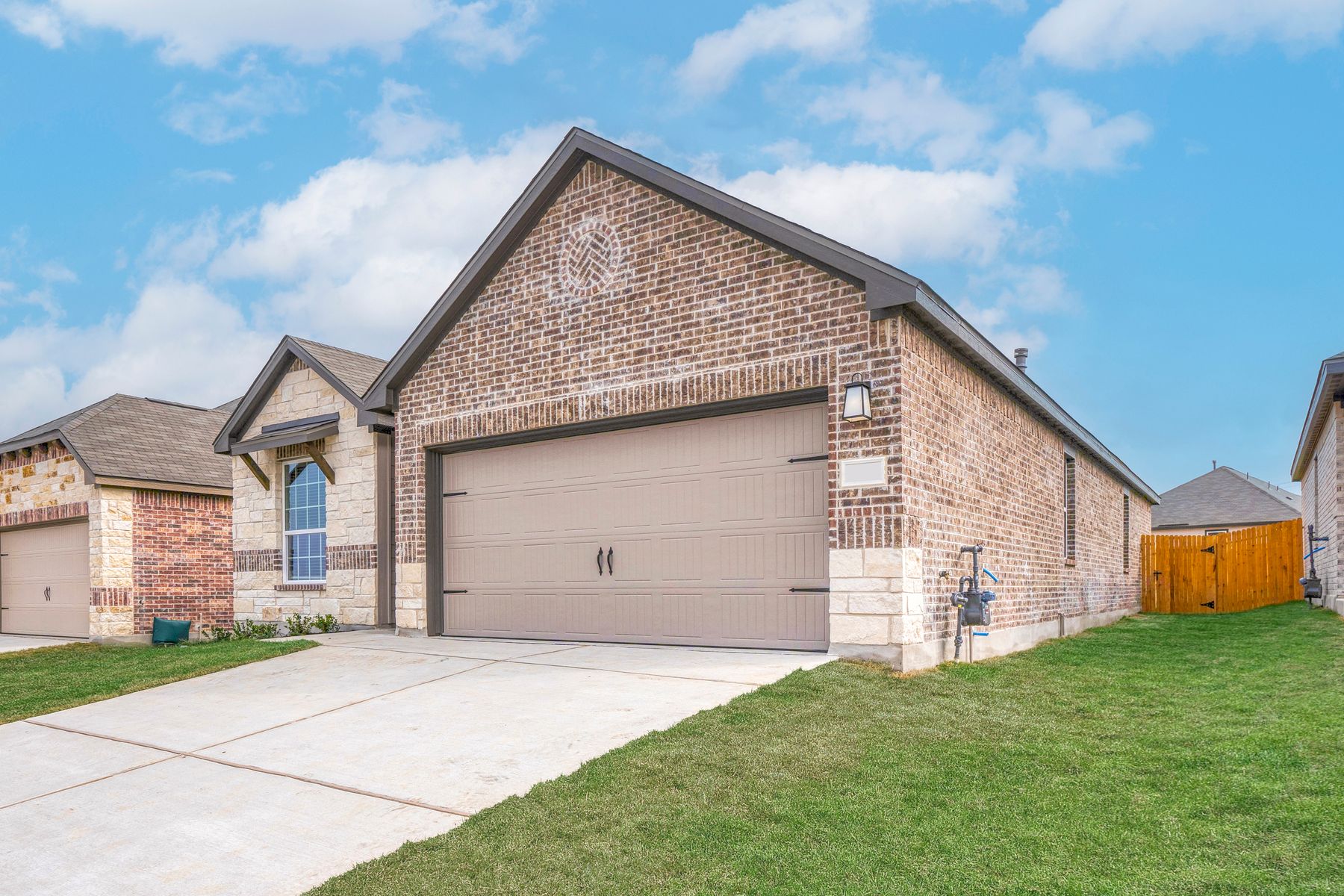 LGI Homes at Hightop Ridge
