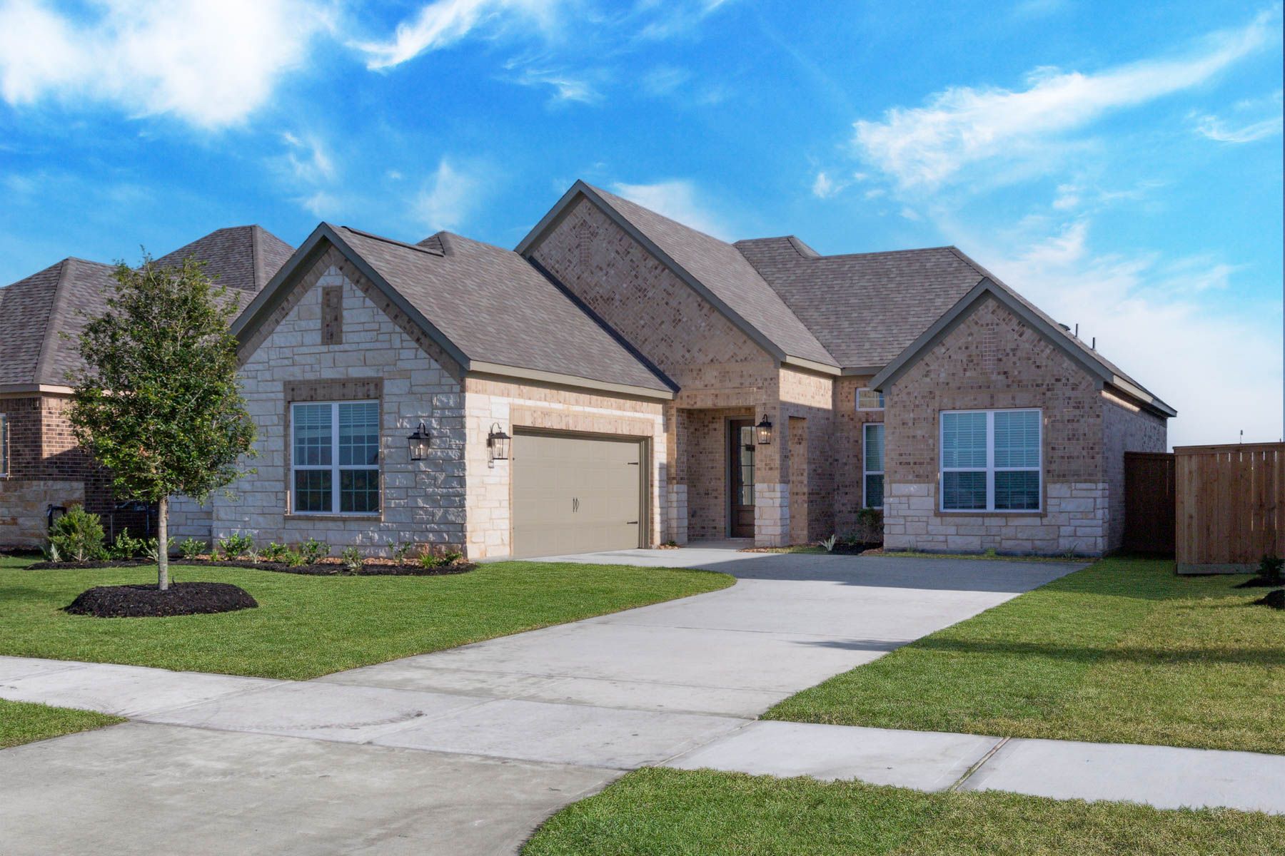 10534 Sutter Creek Drive. Iowa Colony, TX 77583