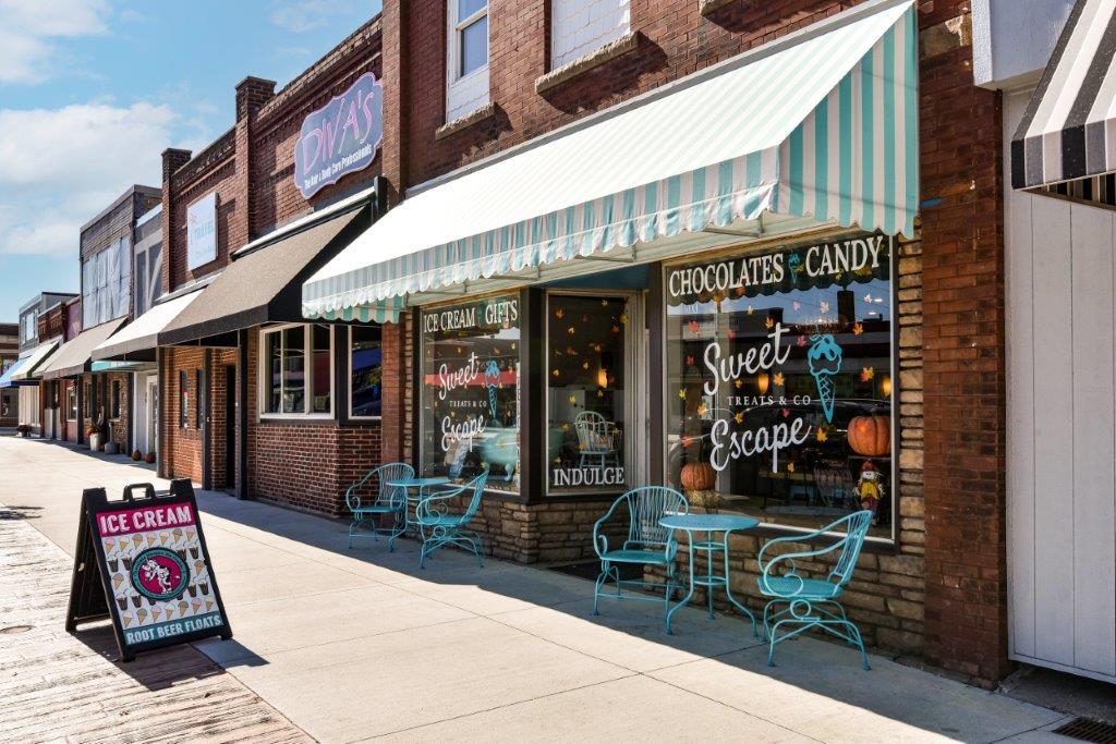 Cute town, enjoy the American Dream here. Triplett Farm in Annandale, MN is the perfect place to call home.