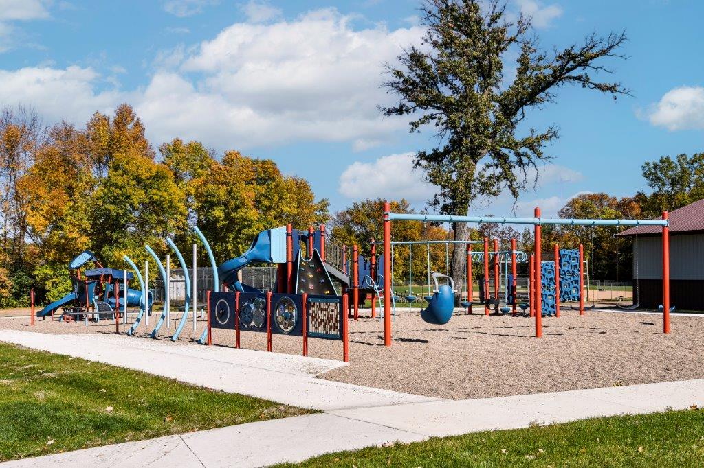 The City of Annandale, MN has wonderful parks and recreation.  Enjoy tons of fun at these gathering spaces. Discover a great sense of community and create lifelong friendships in the neighborhood. 
