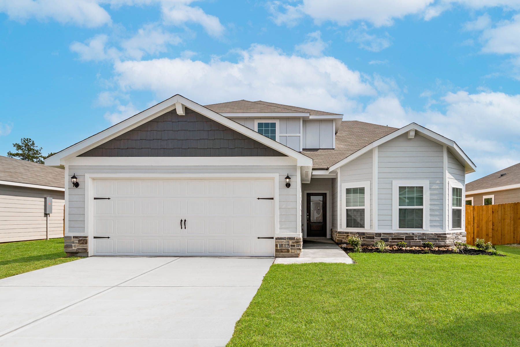 Sweetwater Ridge has beautiful one and two story homes!