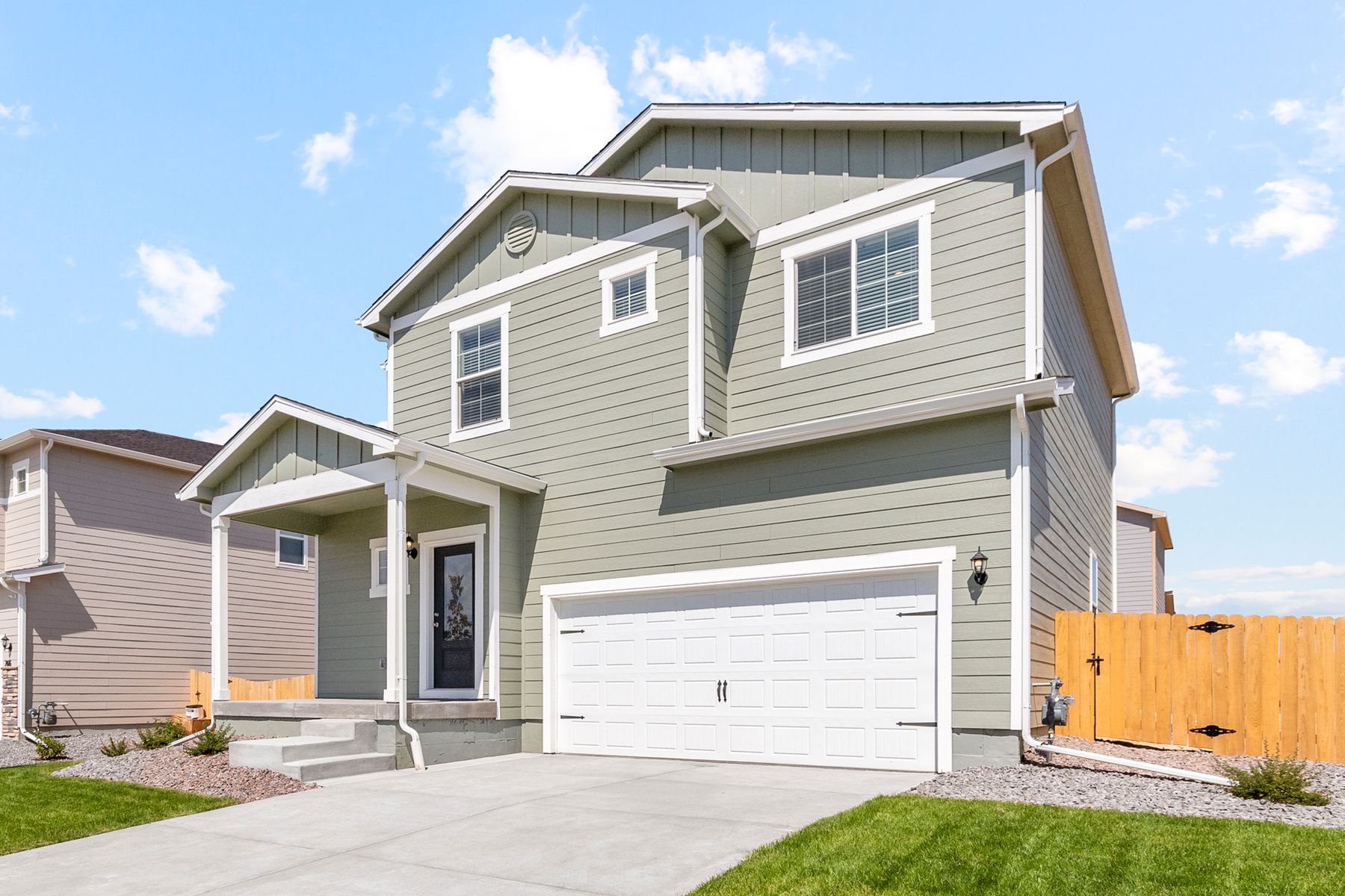The kitchen appliances come included in this home.