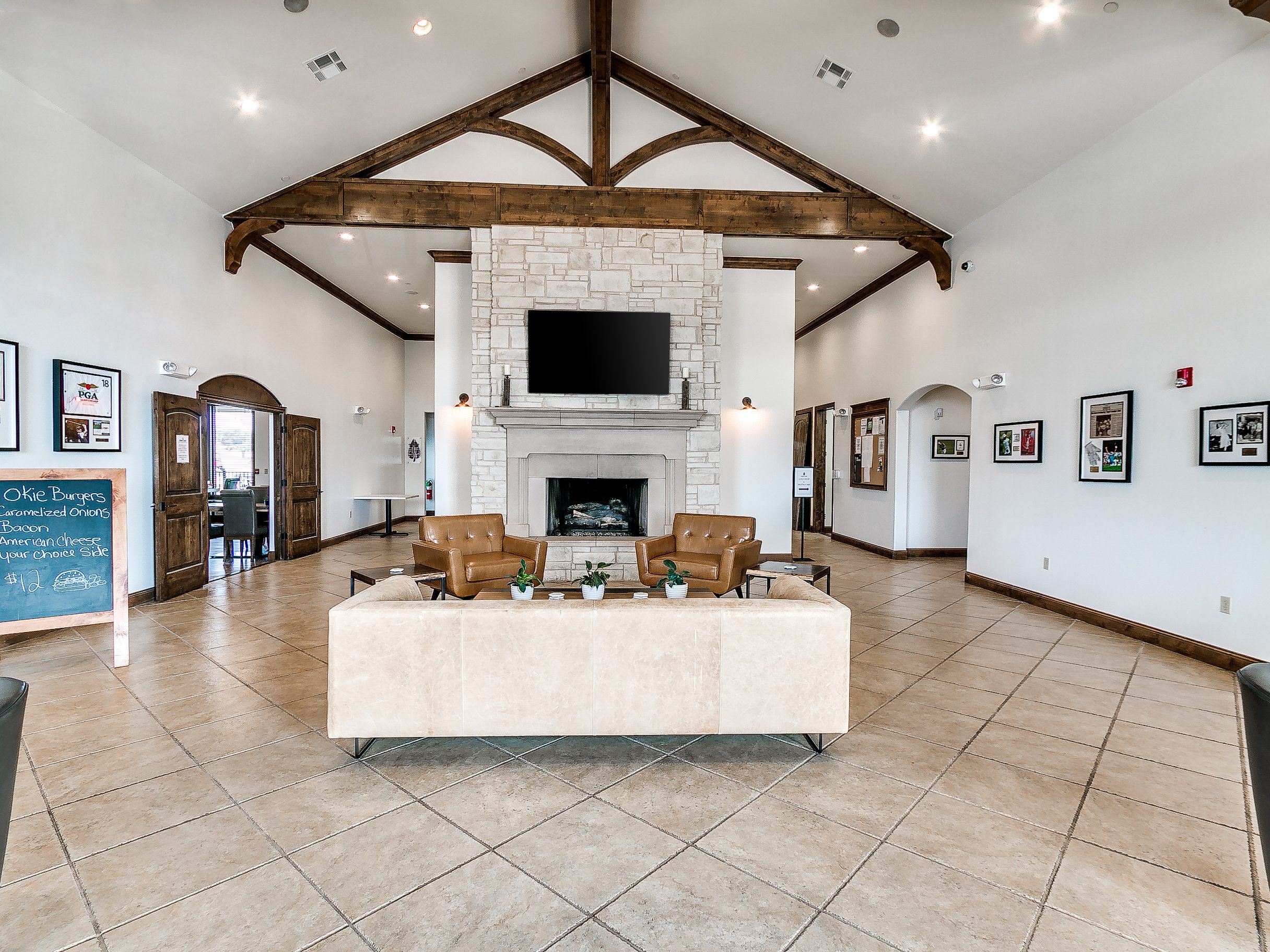 The Winter Creek clubhouse has a wonderful foyer that welcomes members in. 