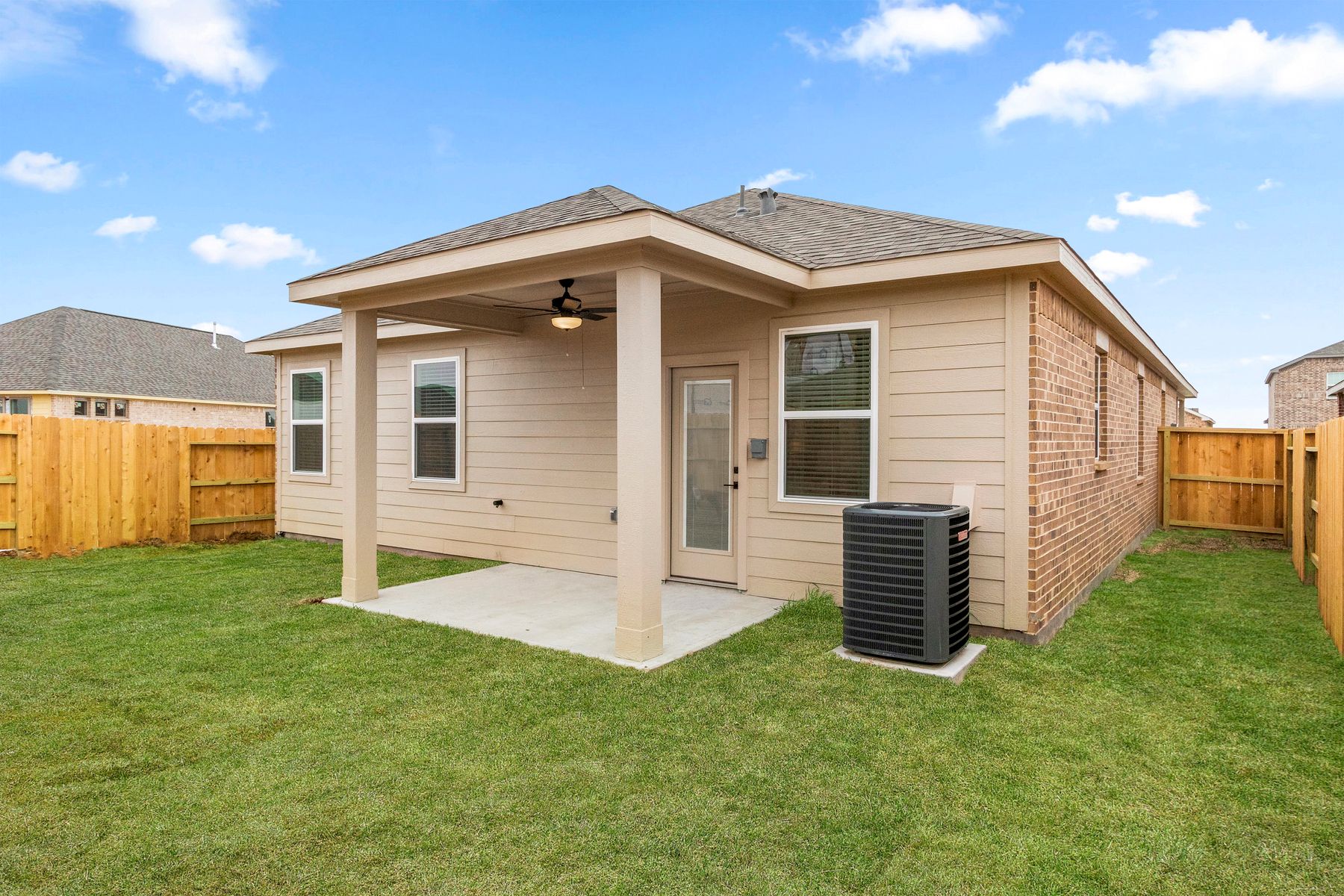 You will love the professional landscaping of the Robin plan. 