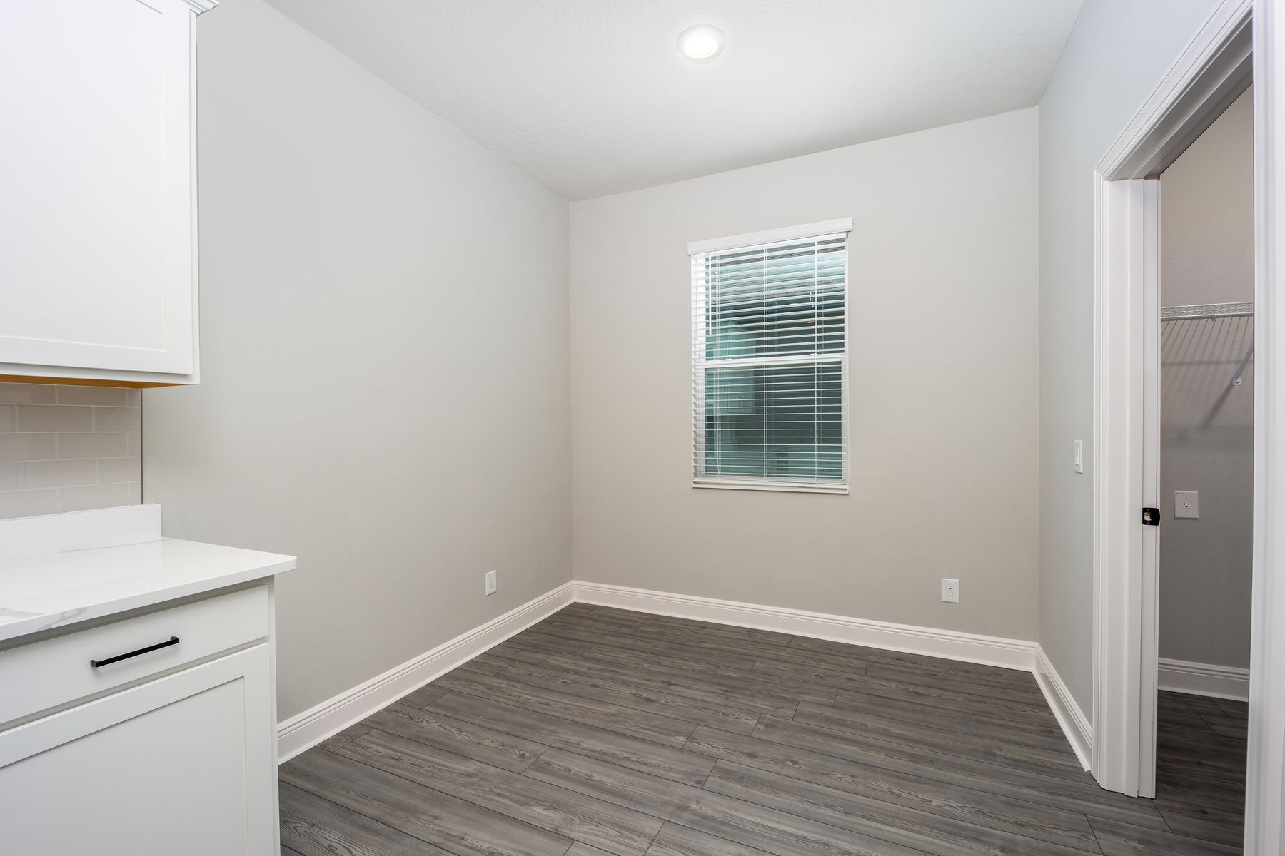 Enjoy gathering with the family to share meals in the dining nook
