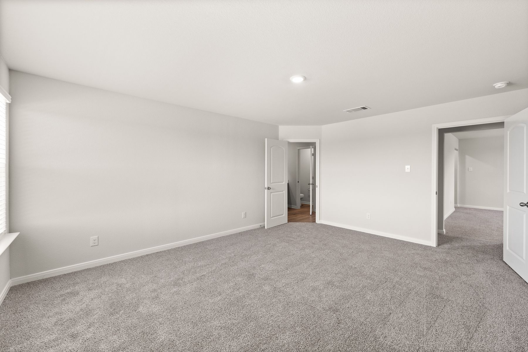The master suite of the Rayburn has a spacious bedroom, en-suite and walk-in closet.