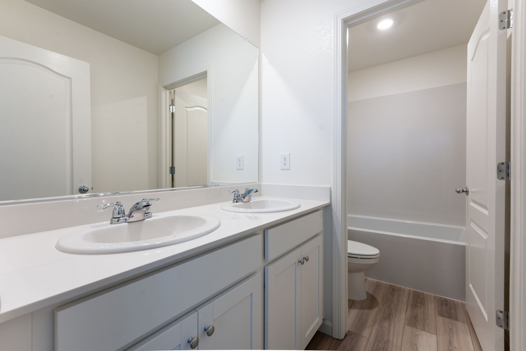 The secondary bathroom has the tub/shower combo.