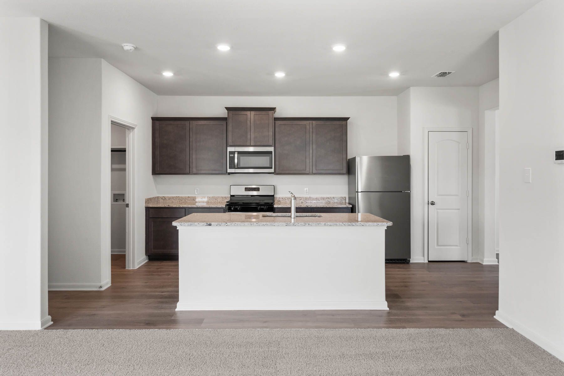 The kitchen of the Camelia has a wonderful kitchen island.