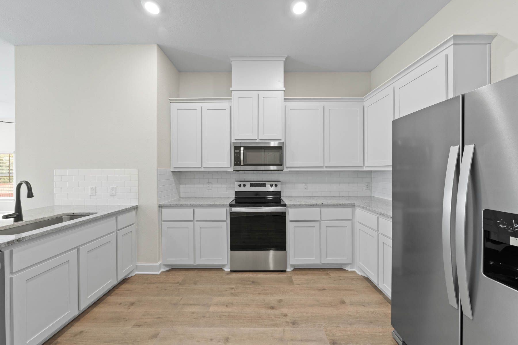 The kitchen of the Noma has sprawling granite countertops.