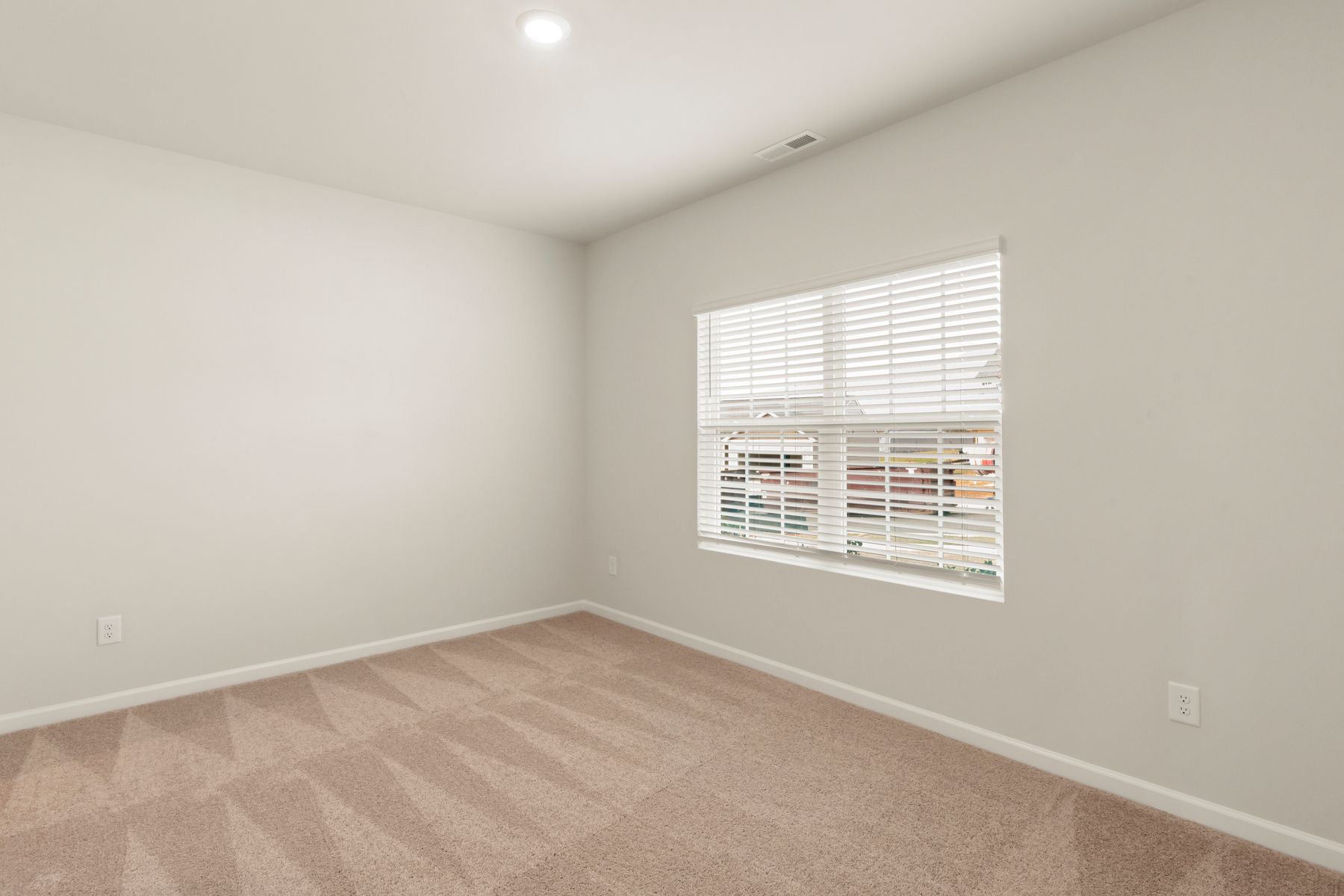 The secondary bedroom