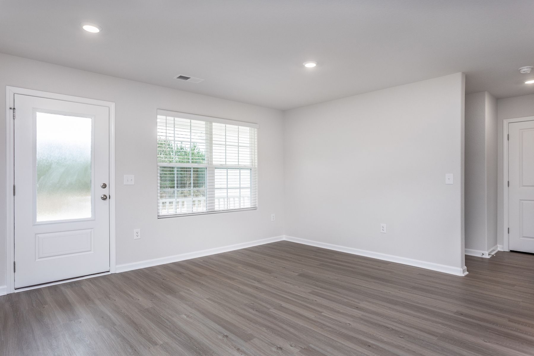 Spacious entry way