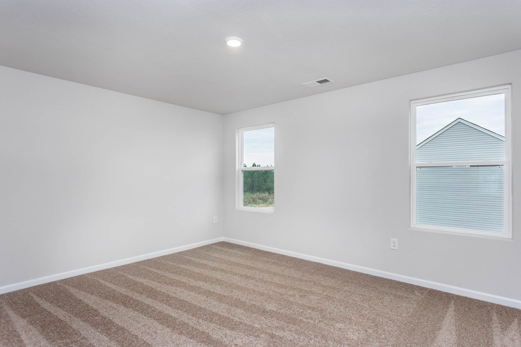 Secondary bedroom