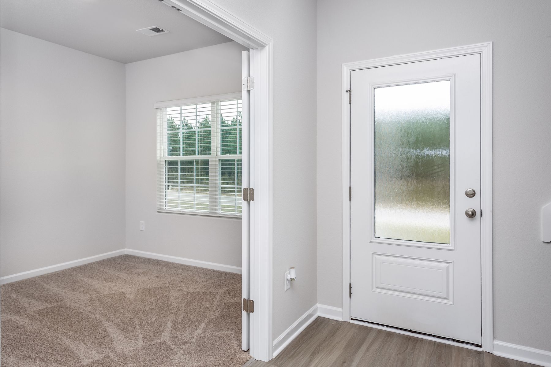 Entry way and flex room
