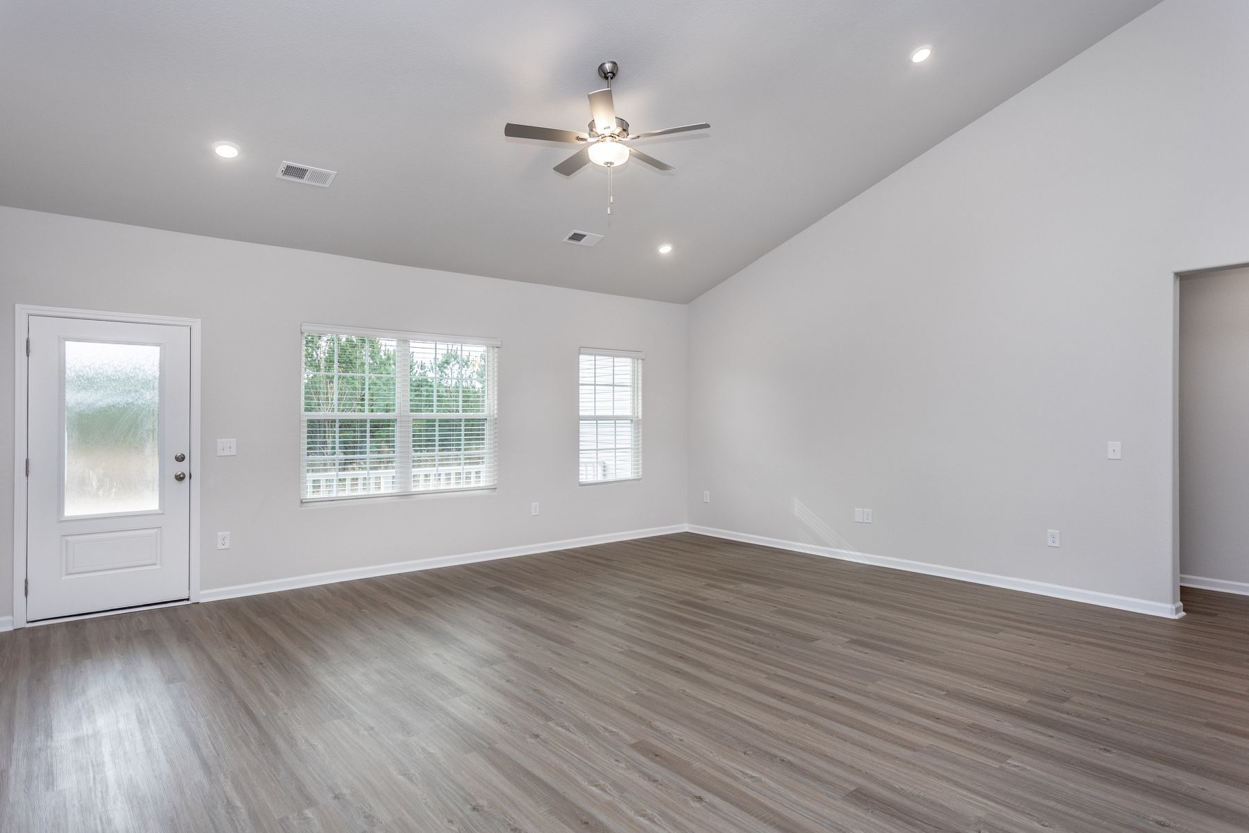 Spacious living room