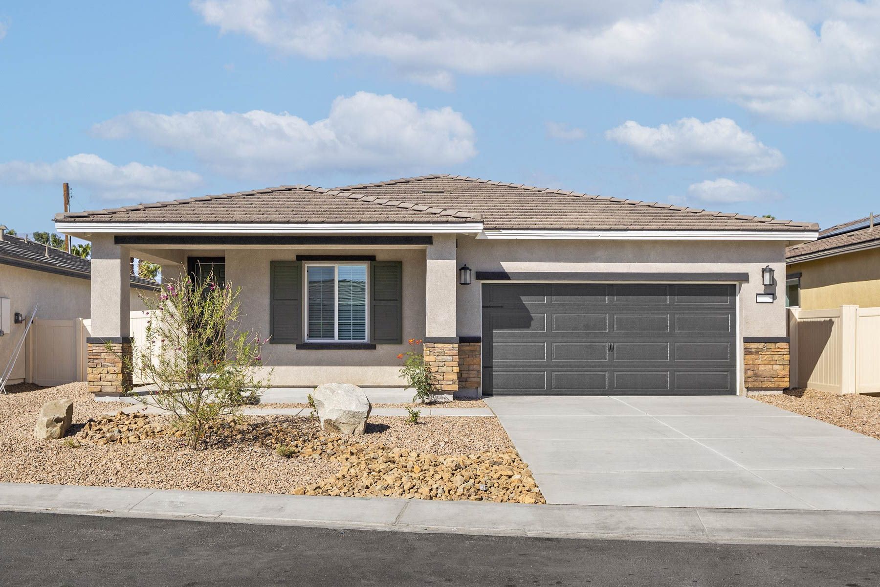 The kitchen appliances come included in this home.