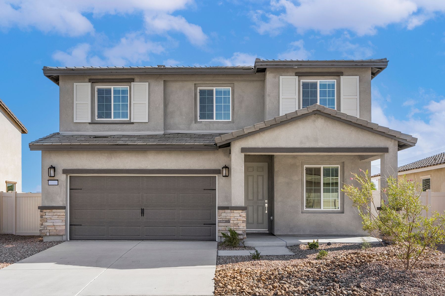 The kitchen appliances come included in this home.