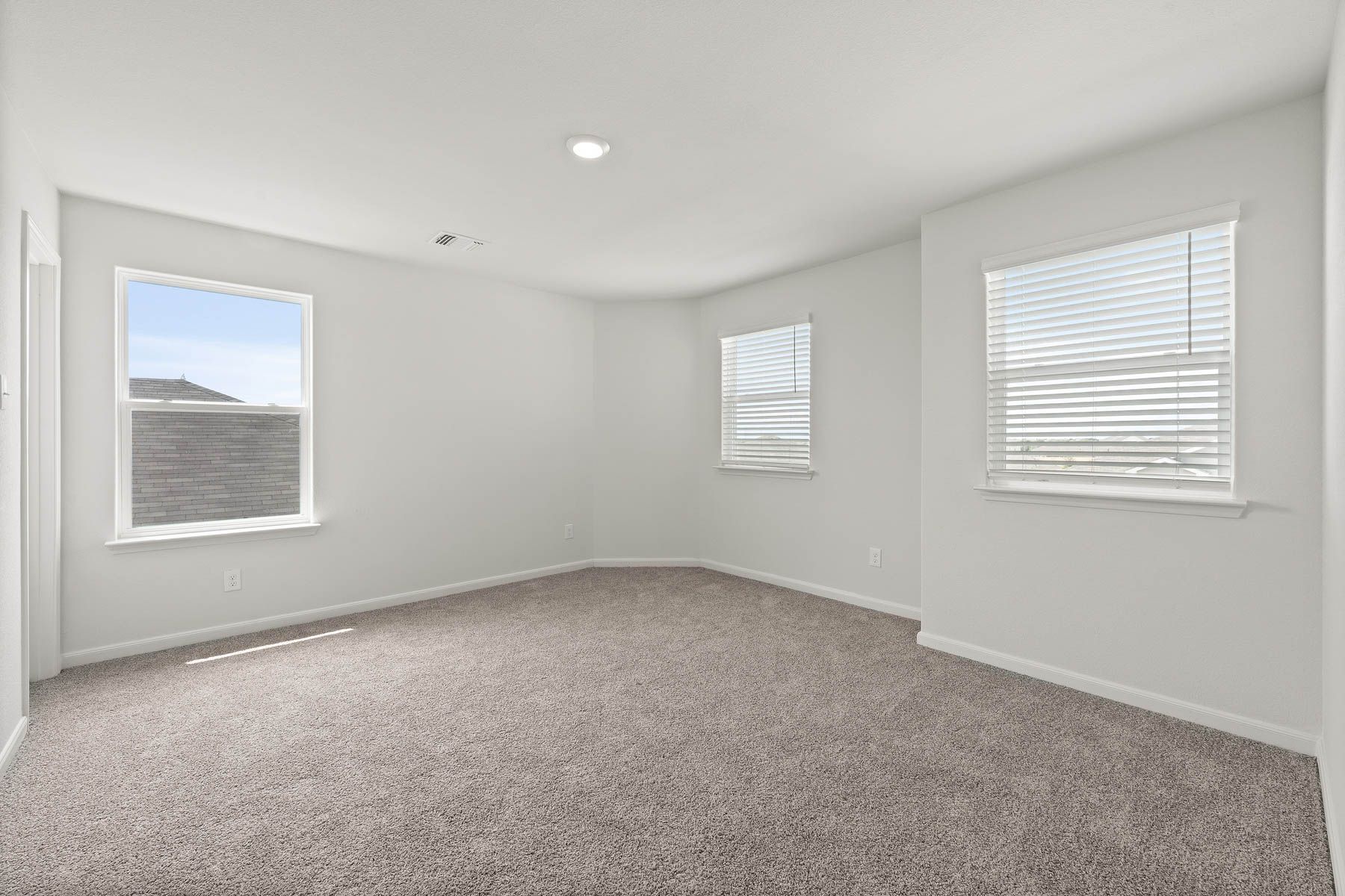 The secondary bedrooms of the Driftwood are great as children's bedrooms, guest rooms or as an at-home office.
