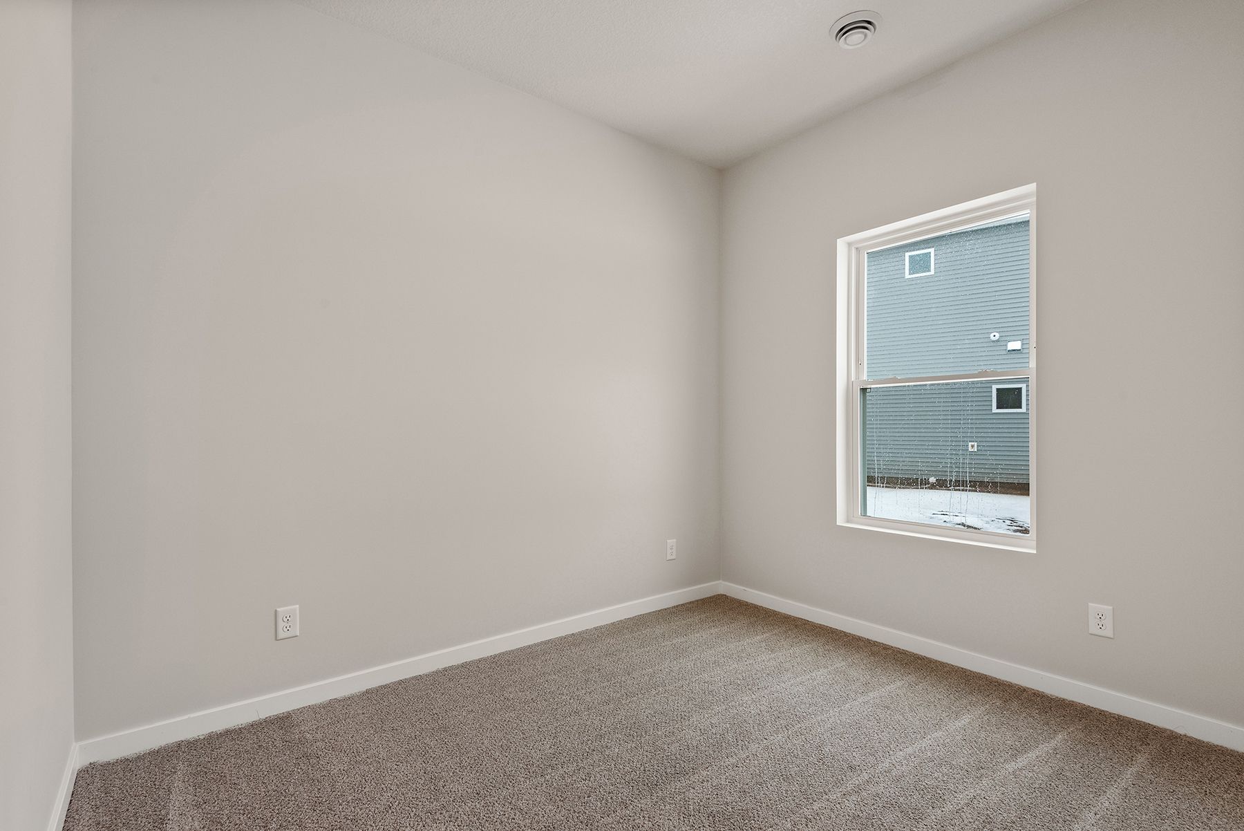 The secondary bedrooms have carpet.