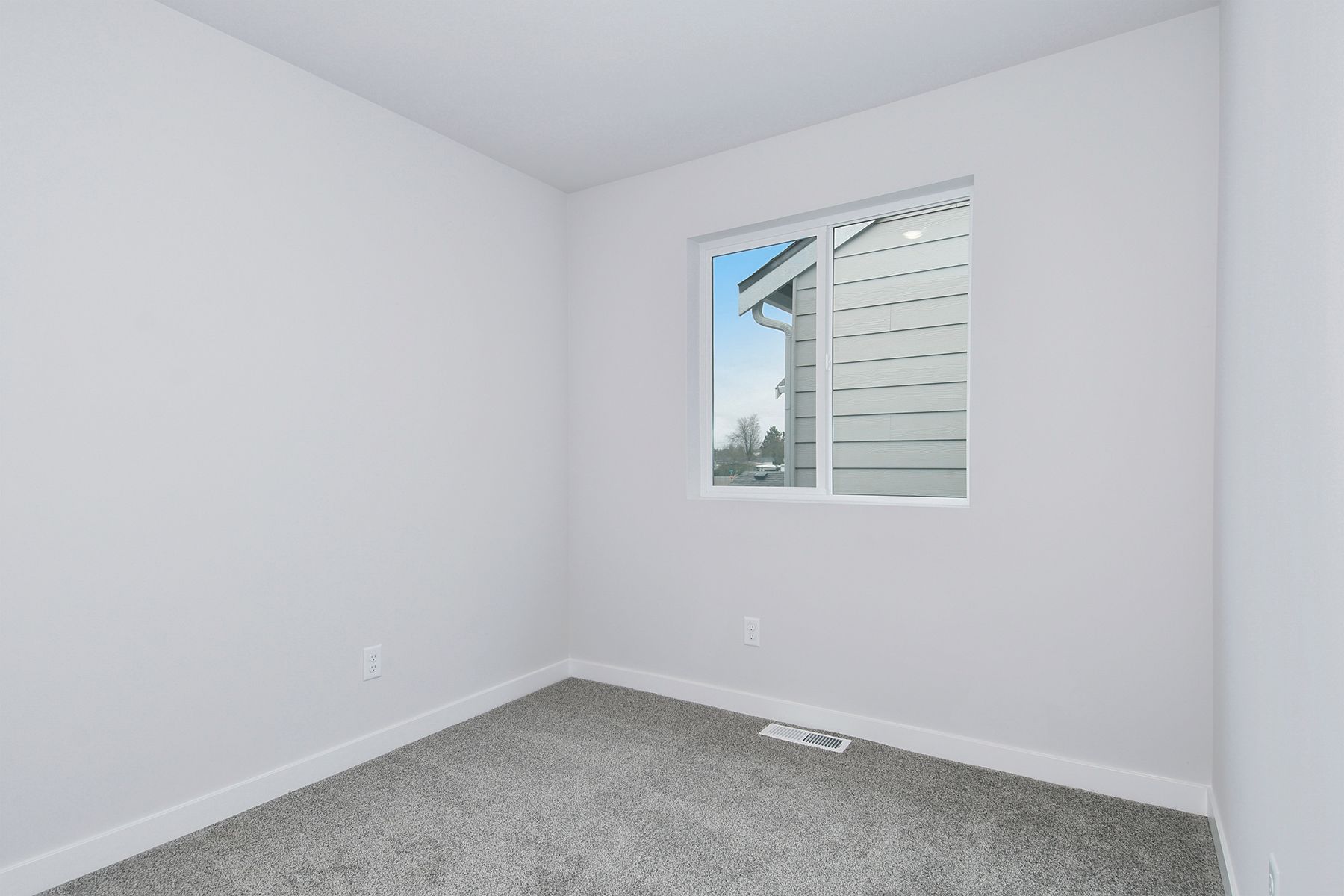 The secondary bedrooms have carpet.