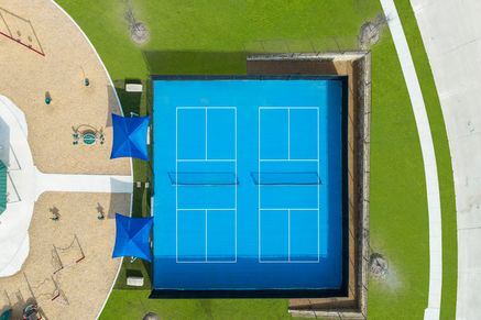 Overview of the wonderful pickleball court.