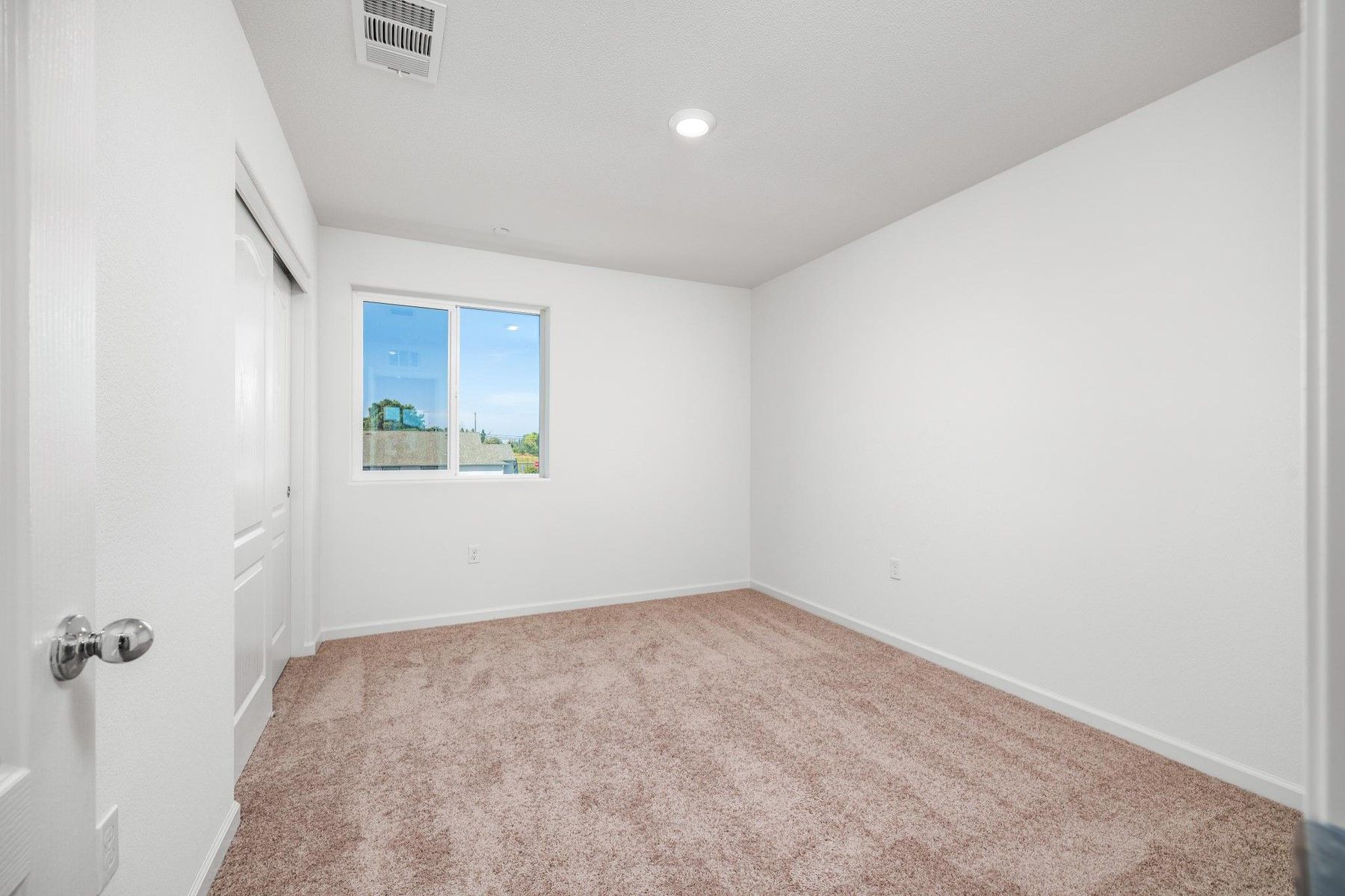 The secondary bedrooms have carpet.