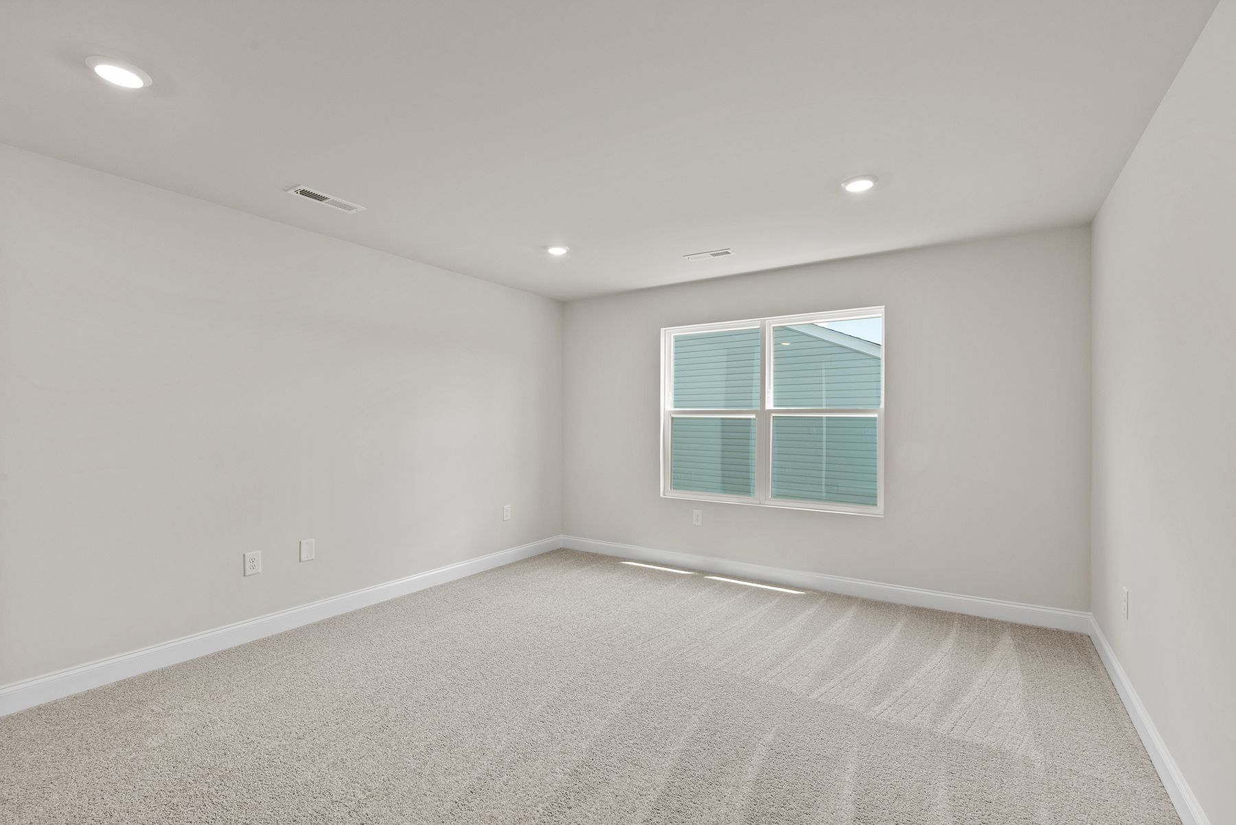 Secondary bedroom
