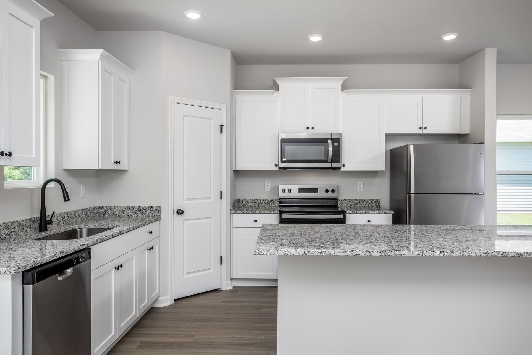 Spacious kitchen island.
