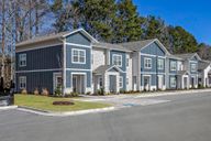 Silverton Townhomes por LGI Homes en Columbus Georgia