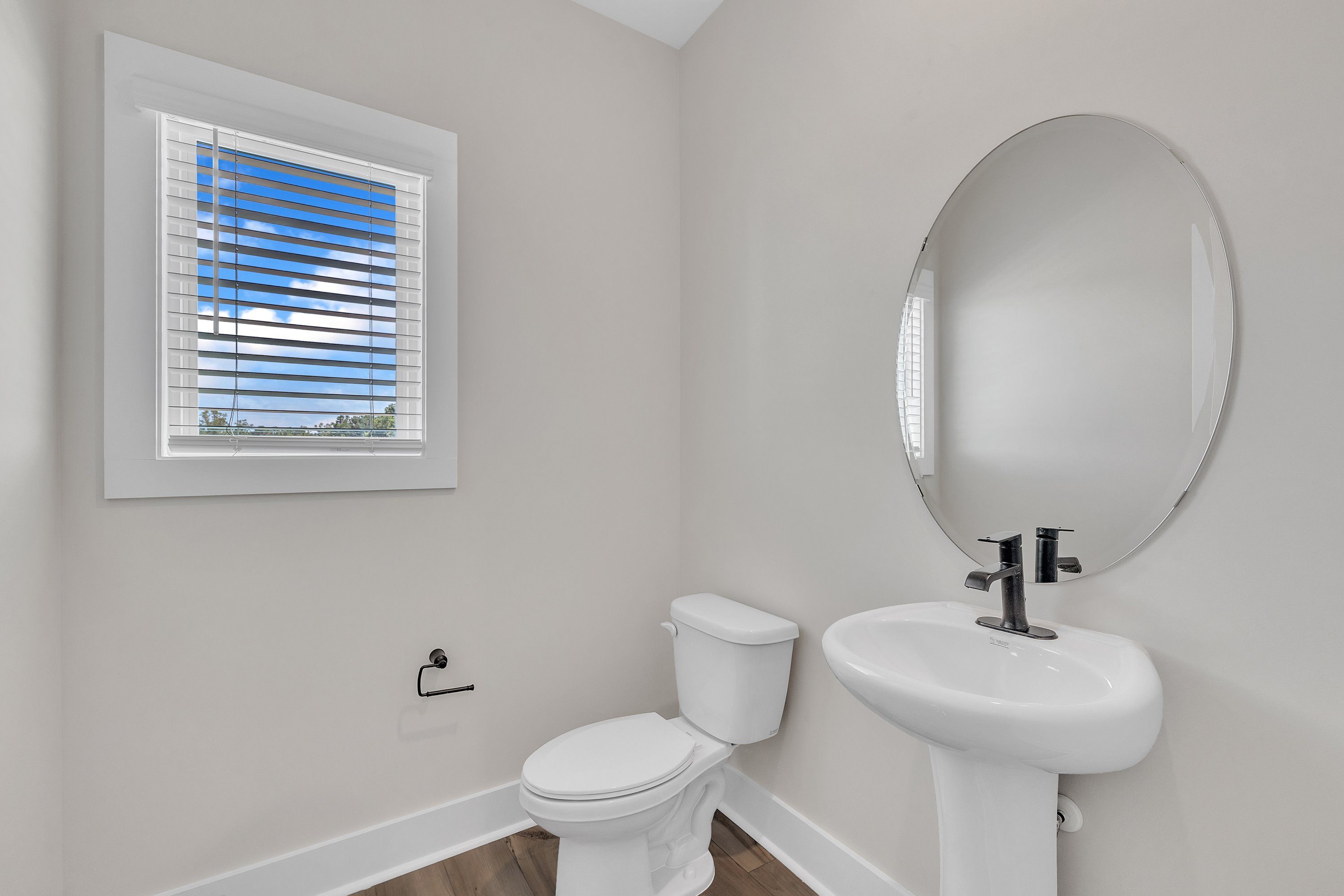The secondary bathroom.