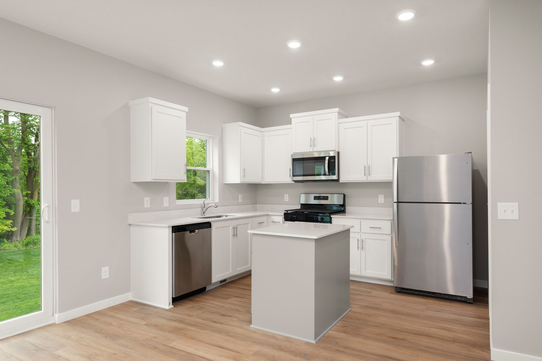 The kitchen appliances come included in this home.
