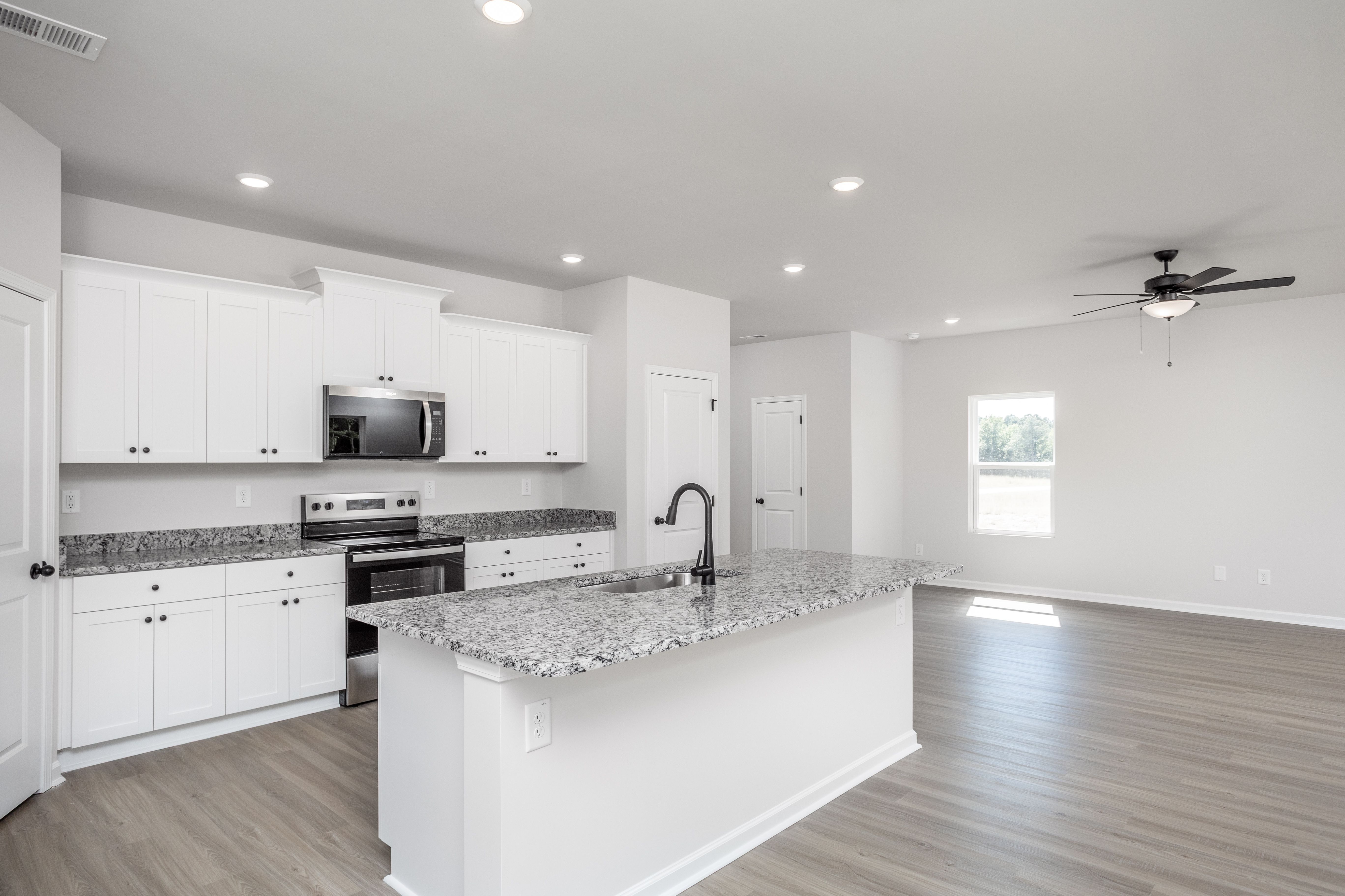 Light and bright kitchen