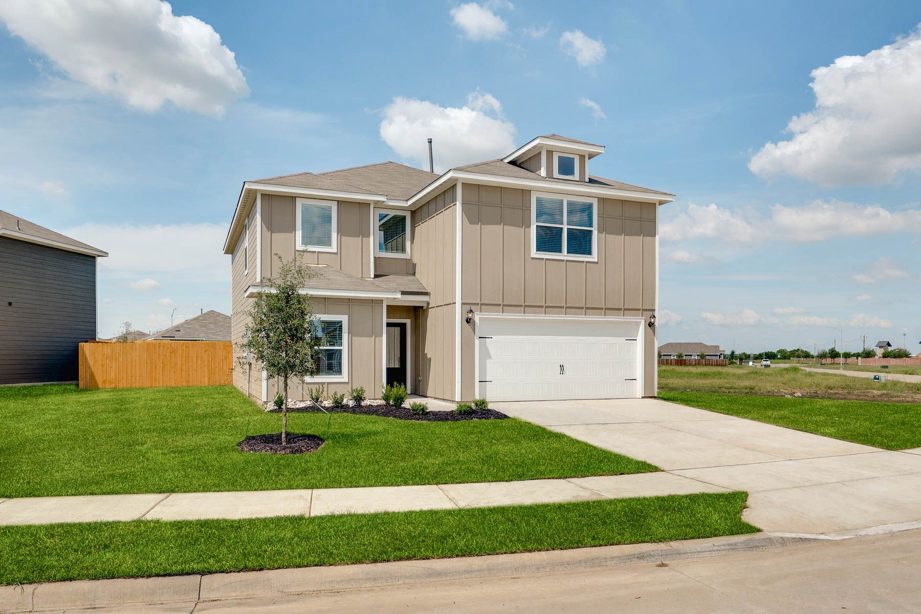 The Driftwood has a wonderful driveaway leading to the home.