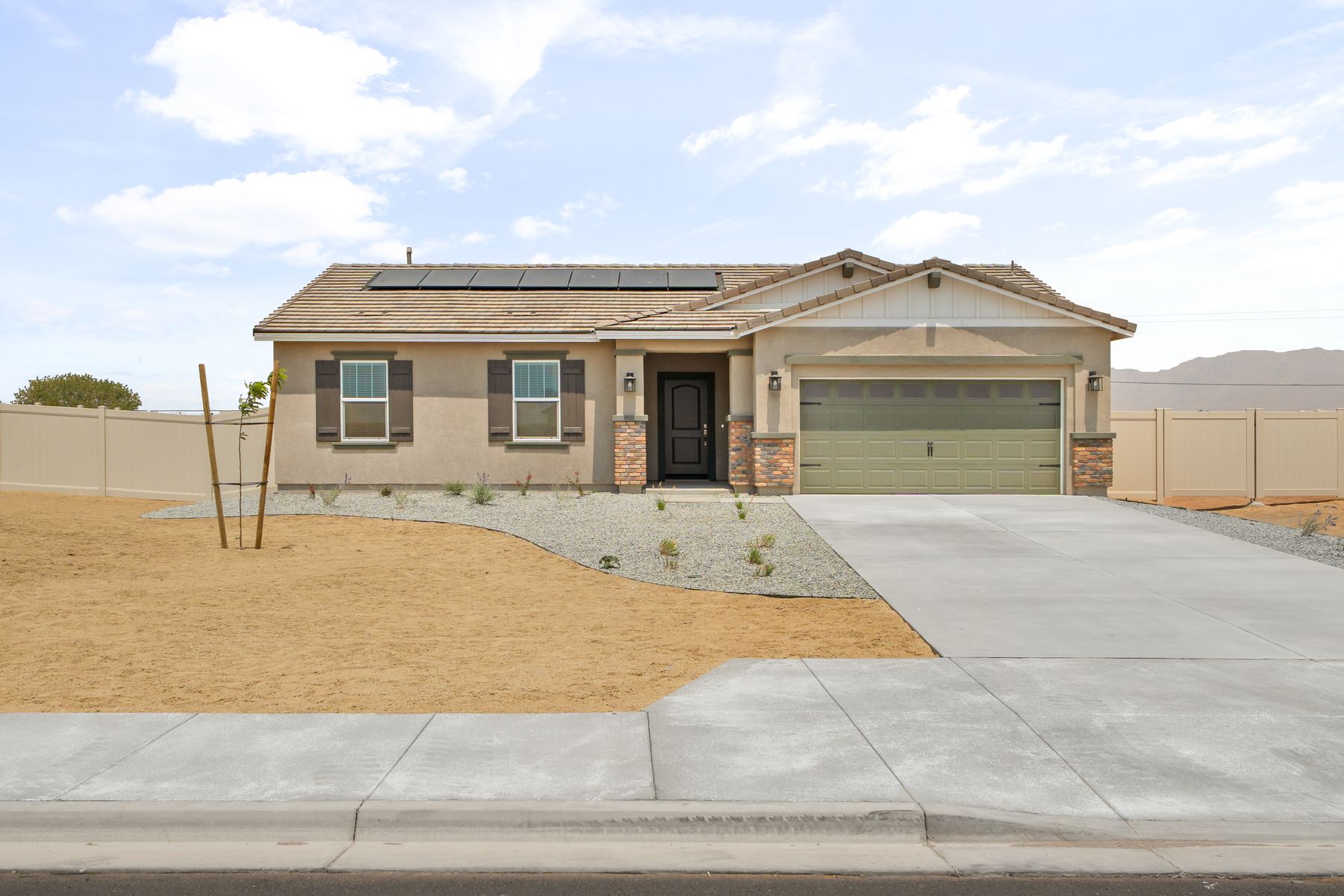 Enjoy flexible living in this 3 bedroom home.