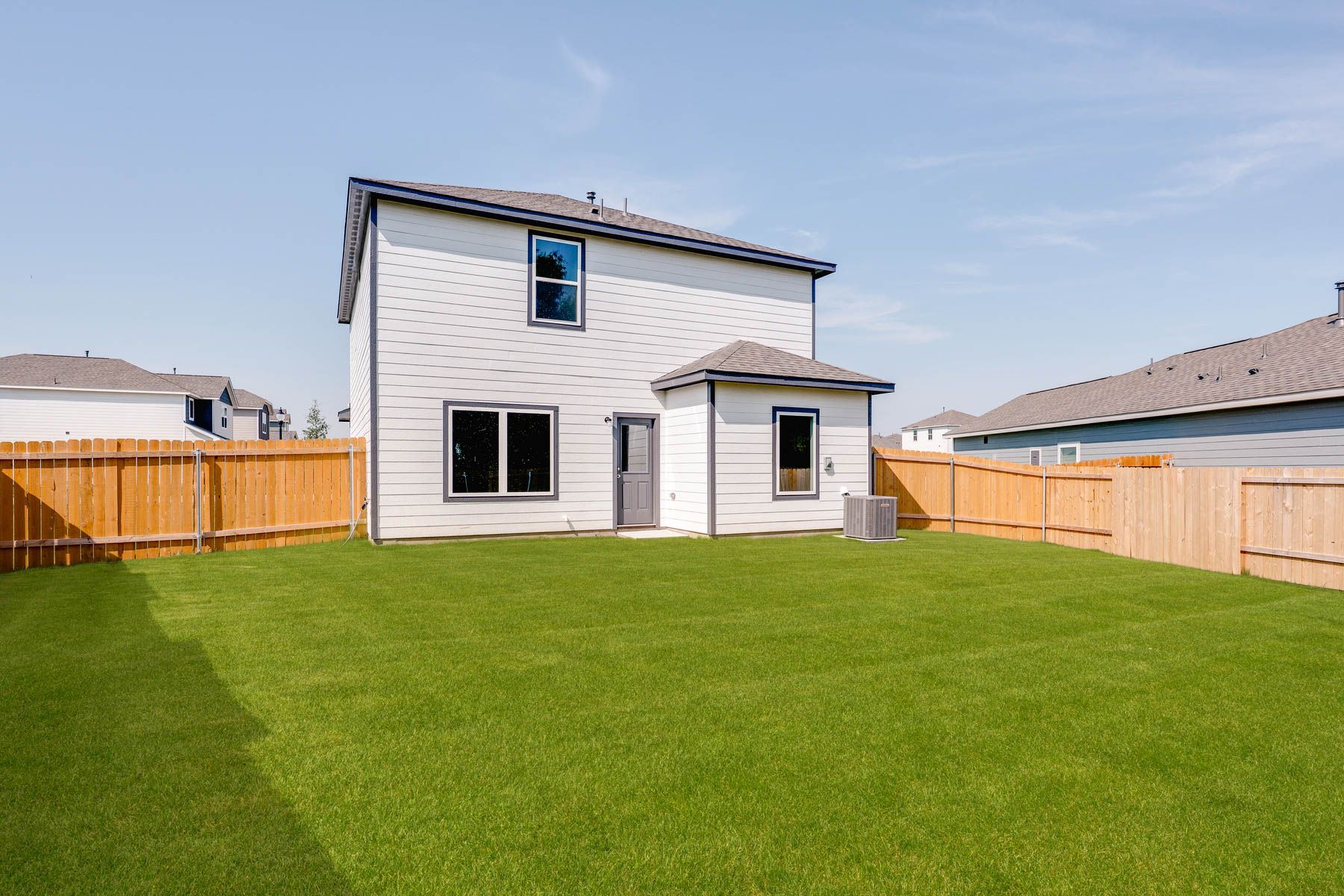 The Colorado has a fully fenced-in back yard.