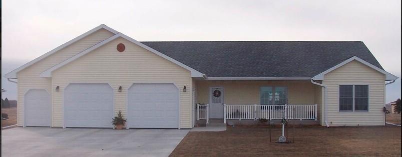 casa en L & L Home Builders, Inc por L & L Home Builders