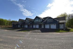 Landings at Maple Bay por Lopresti Homes Corporation en Syracuse New York