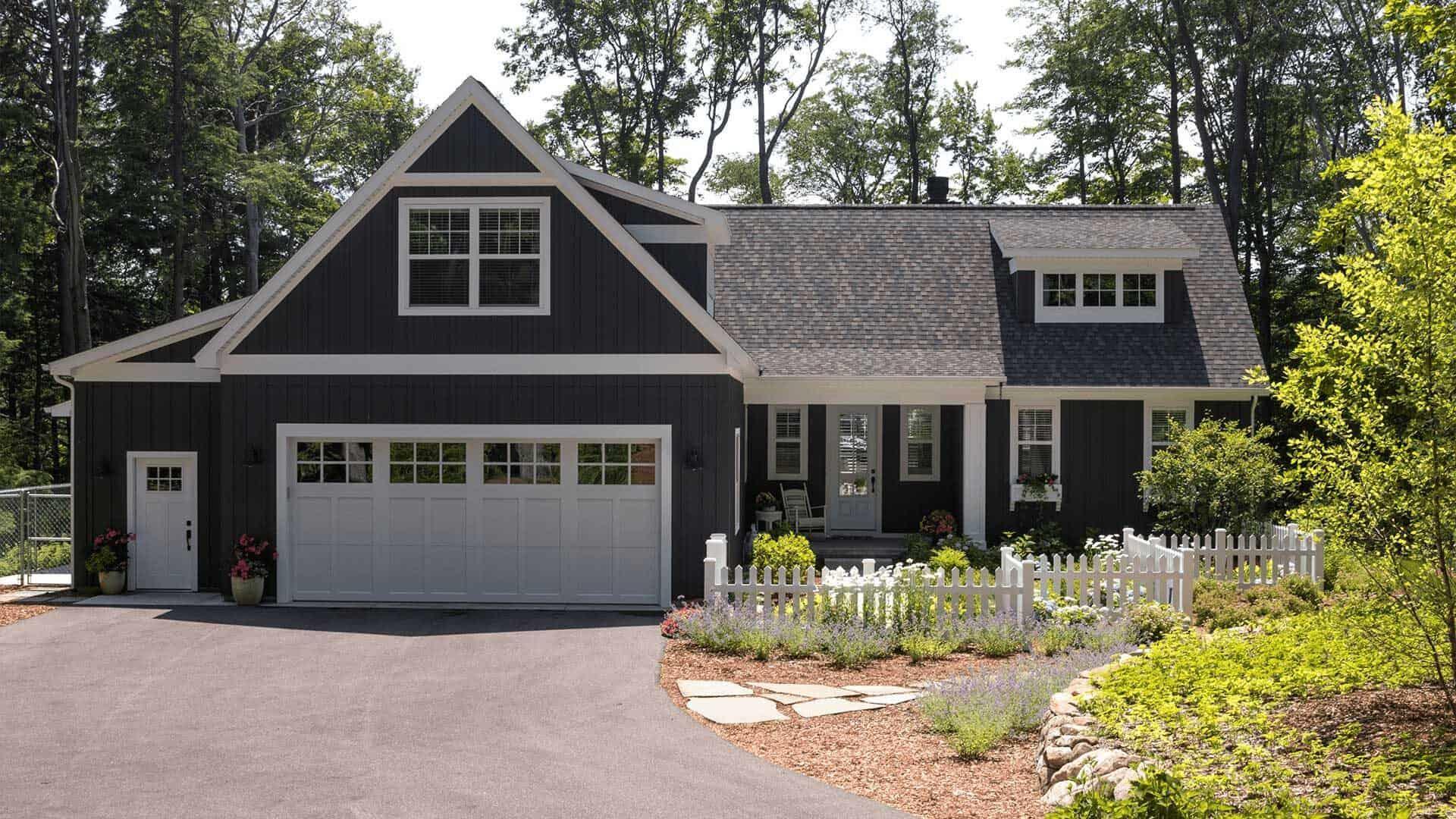 Lakeshore Custom Homes por Lakeshore Custom Homes en Traverse Michigan