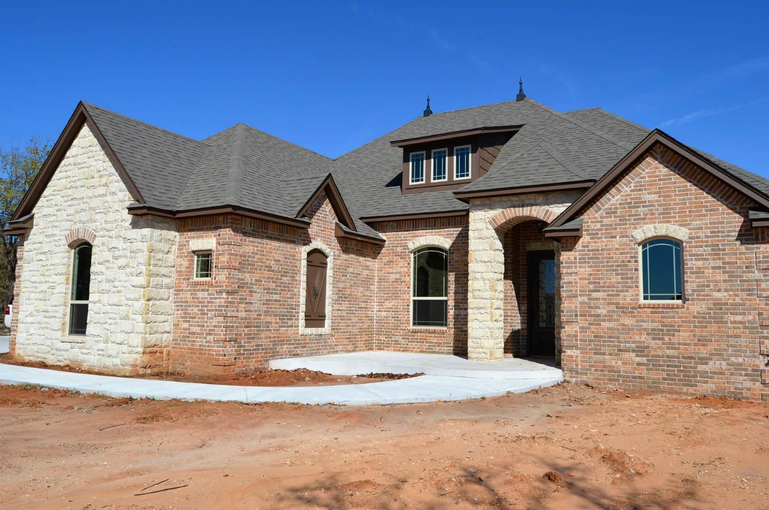 Landers Homes LLC por Landers Homes LLC en Oklahoma City Oklahoma