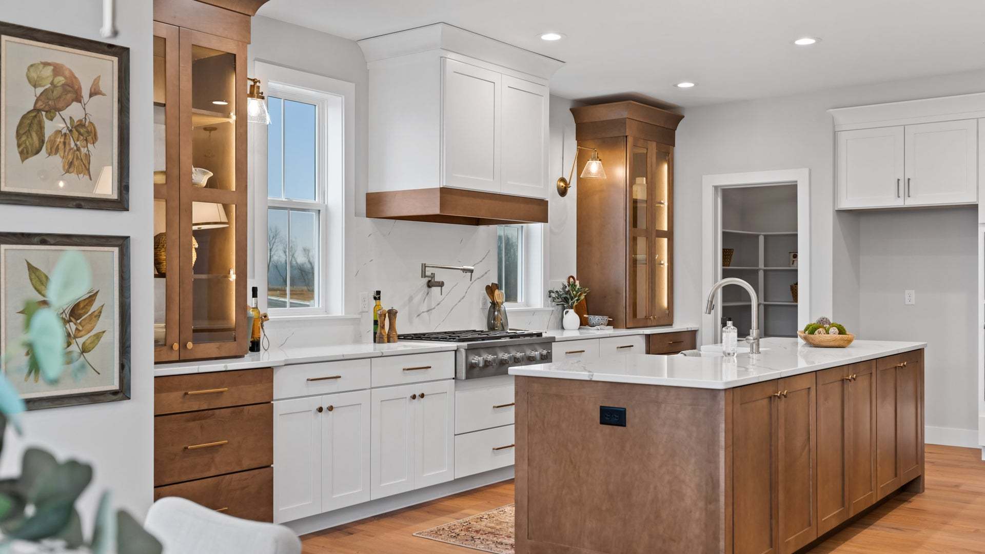 2-Tone Kitchen Design