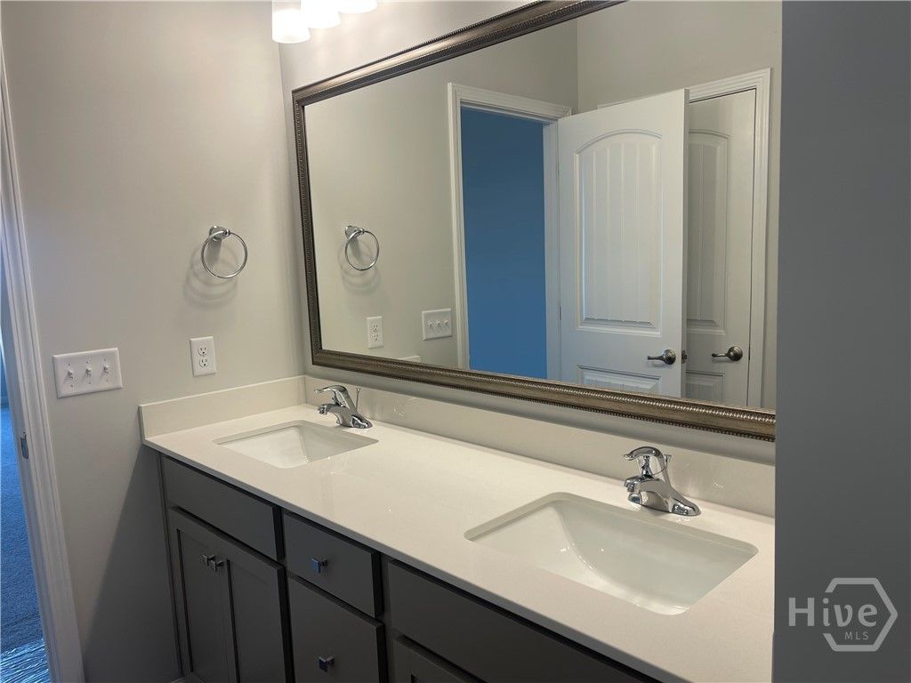 Large Walk-in Closet