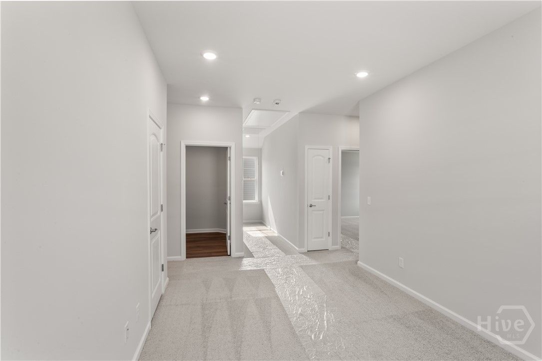 Upstairs loft - a versatile space!