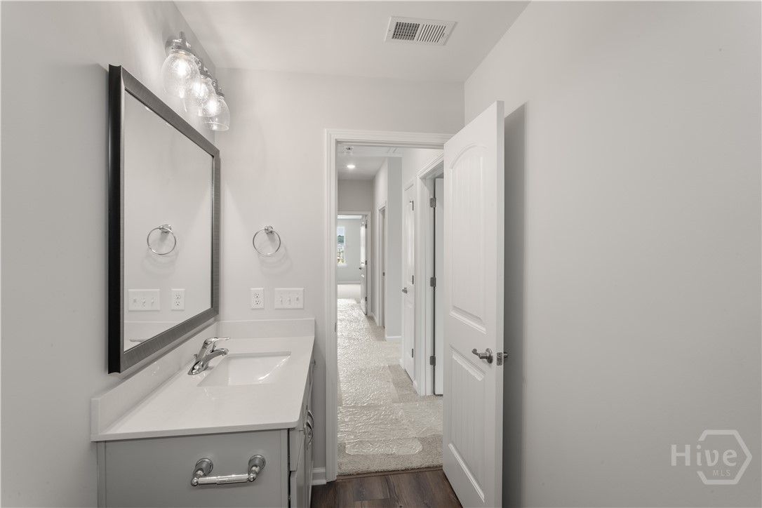 Upstairs hall bathroom