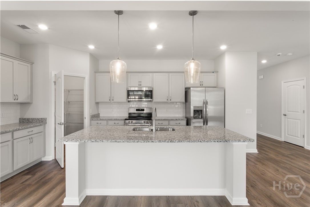 Gorgeous kitchen with upgrades galore, to include