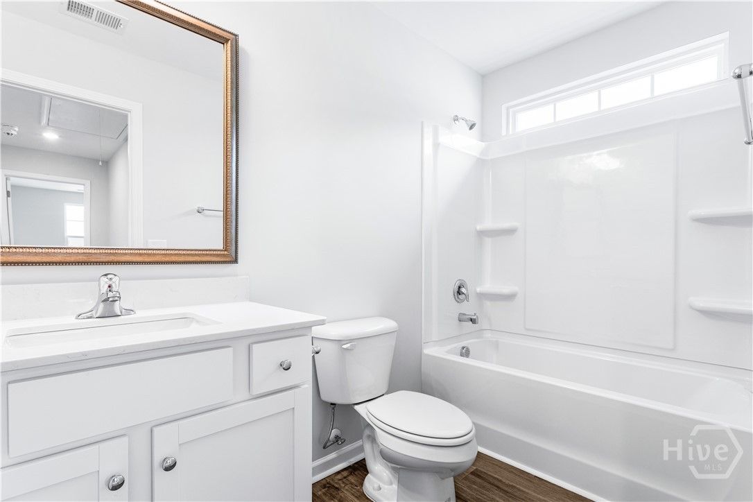 2nd Bathroom upstairs