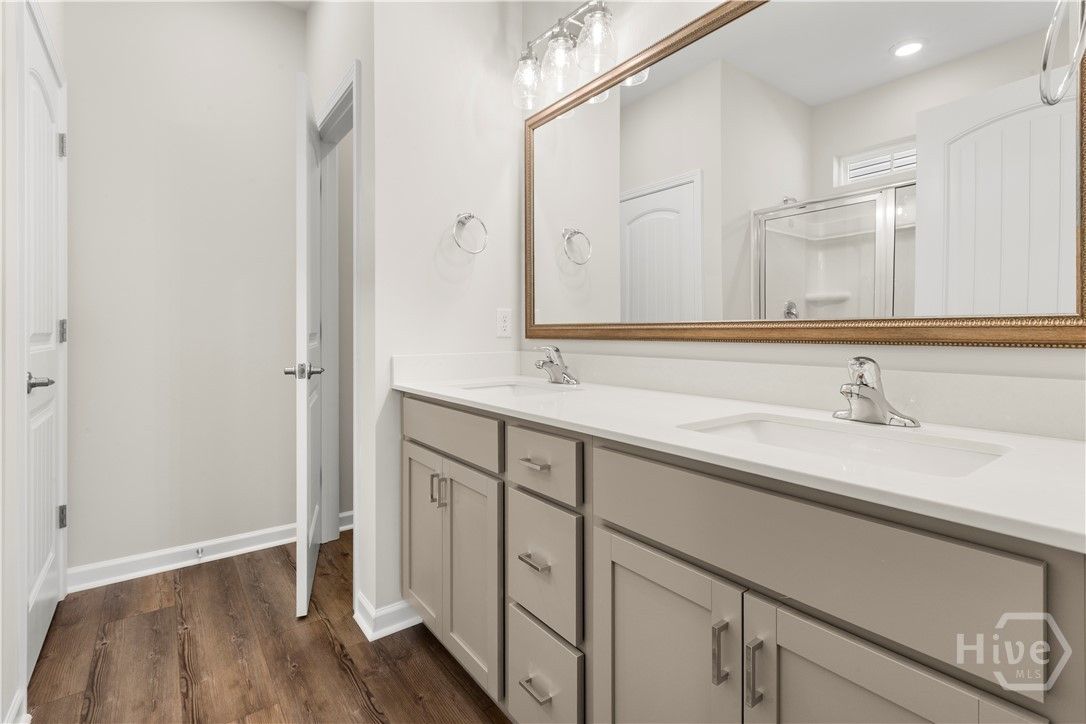 Double Quartz Vanity in Primary Bath