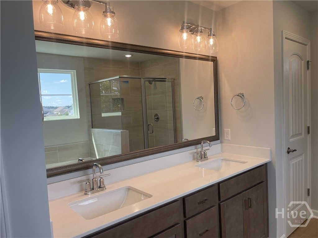 Double Quartz Vanity in Primary