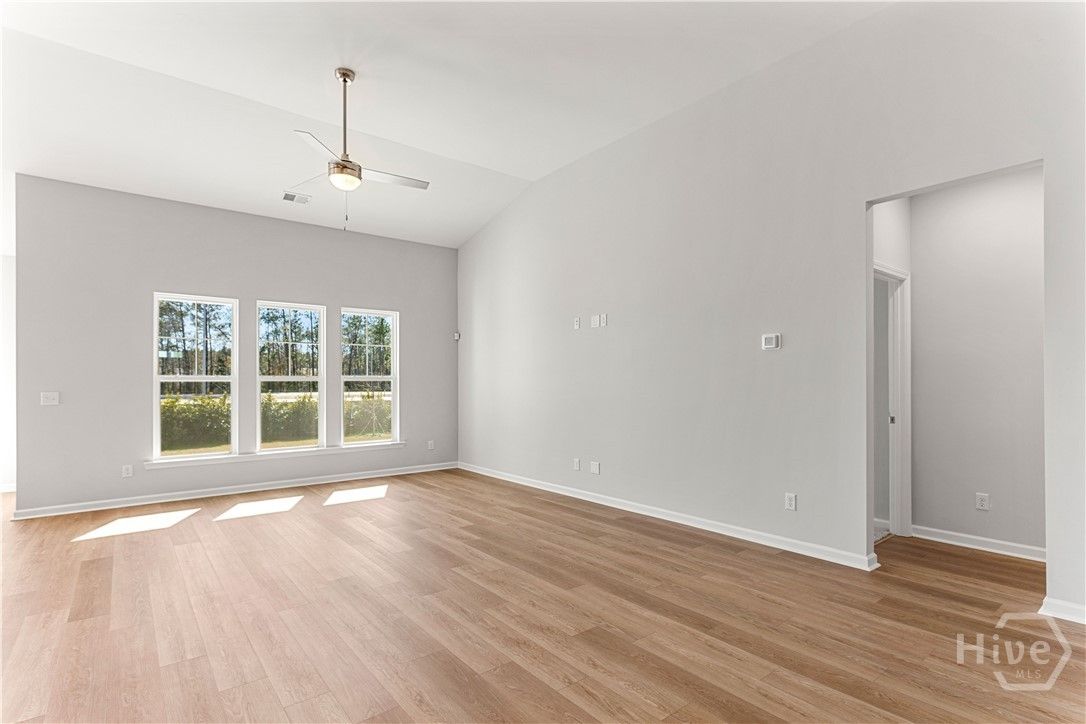 Open Floor Plan with 12' Vaulted Ceilings