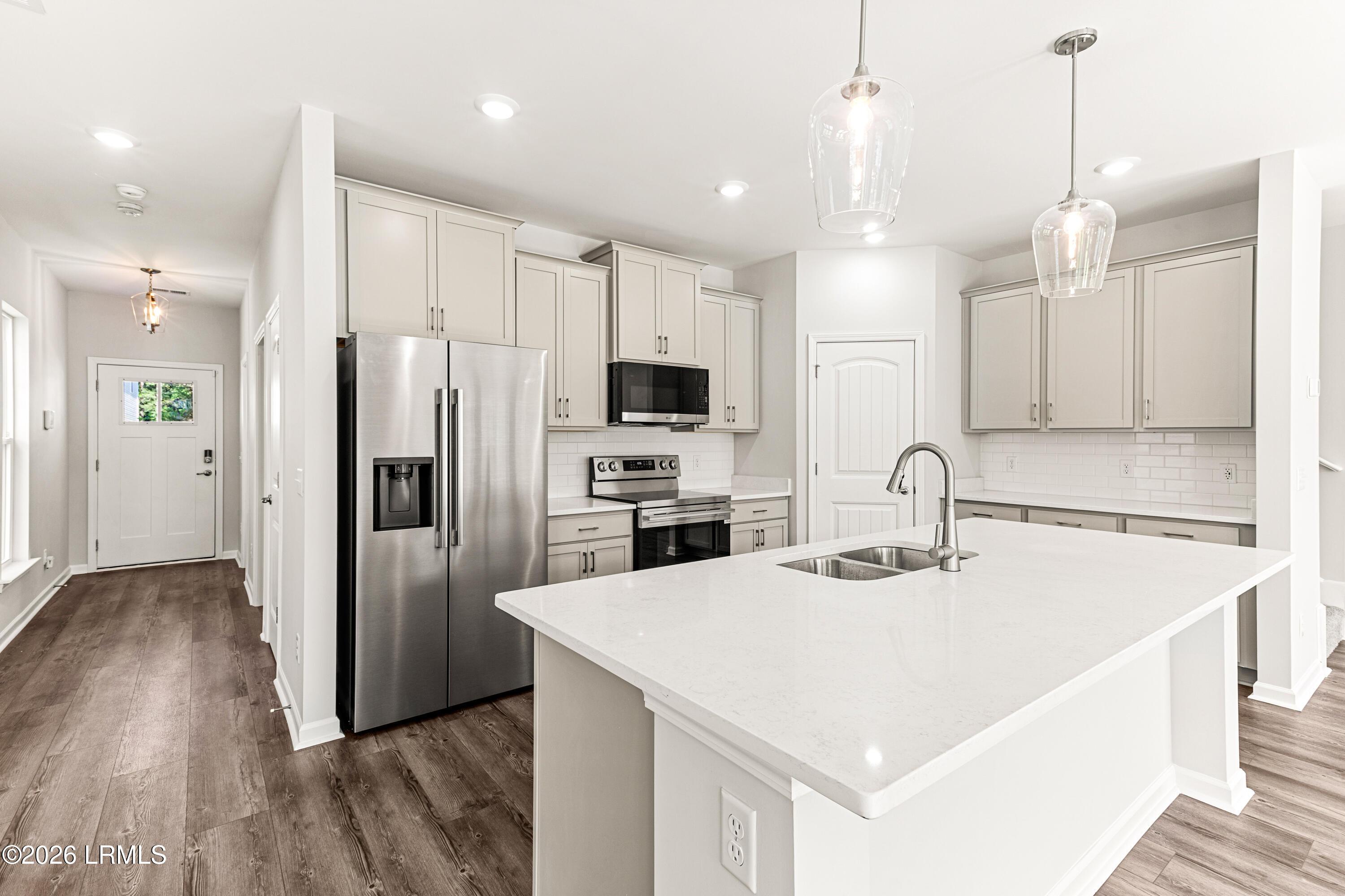 All kitchen appliances included